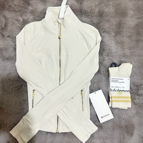 lululemon athletica Jackets & Blazers - NWT Lululemon Define Cropped Jacket Size 2 Ivory Gold